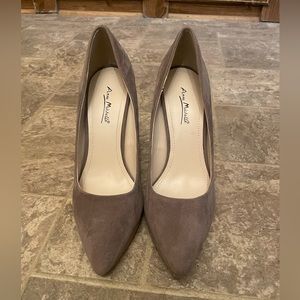 Anne Michelle Heels